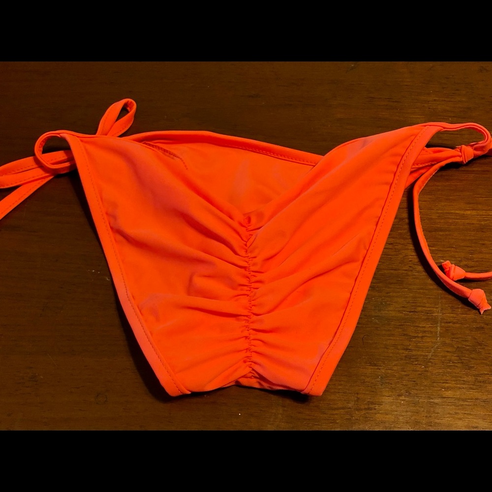 New Florissant orange scrunch butt